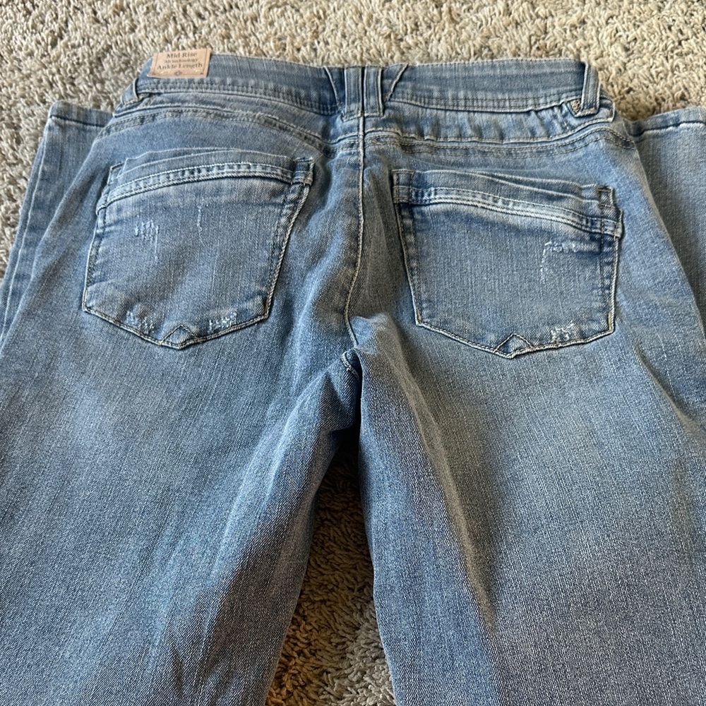 Democracy Women’s Skinny Jeans in Light Blue Wash